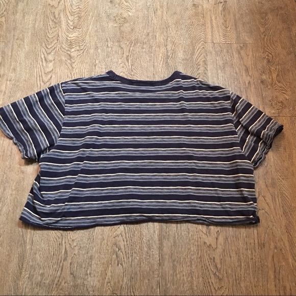 Crop Top - Picture 2 of 3